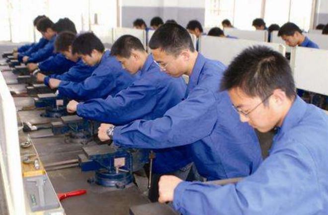 技术工人缺口下的隐忧 网络信息技术开发中大国工匠精神的紧迫性